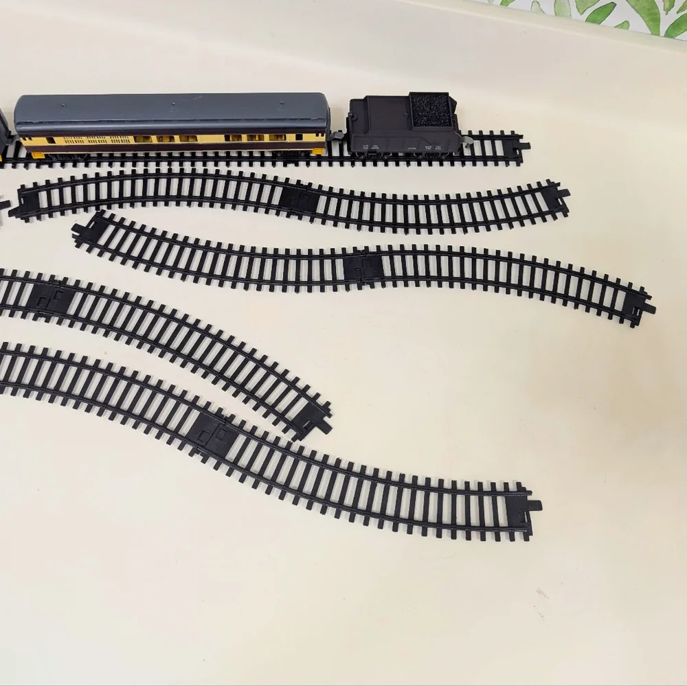 Train Parts without Engine - Picture 3 of 11
